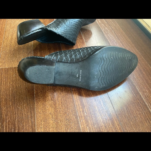 Matisse | Black Leather Clover Mules - Picture 3 of 7